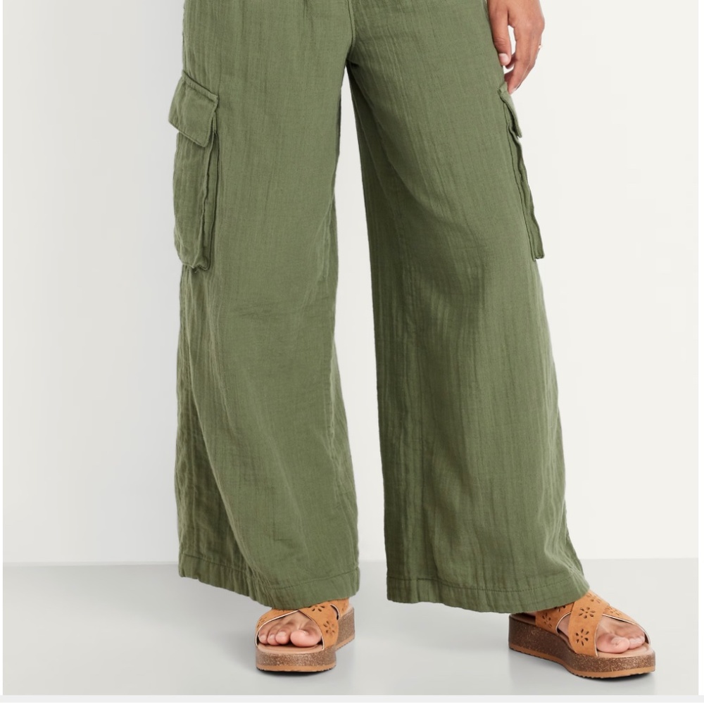 Old Navy Olive Cargo Pants - Picture 3 of 10